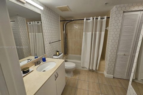 Copropriété à louer à Miami, Floride: 1 chambre, 76.64 m2 № 1993001 - photo 12