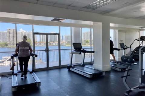 Condo in Aventura, Florida, 2 bedrooms  № 1713024 - photo 27
