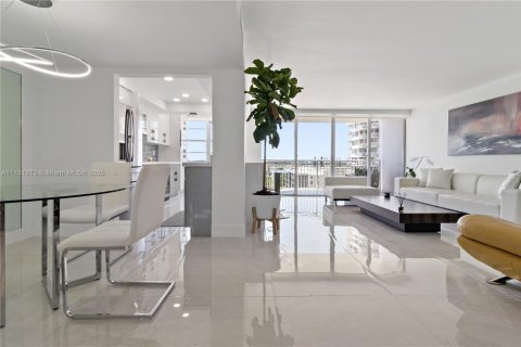 Condo in Aventura, Florida, 2 bedrooms  № 1713024 - photo 1