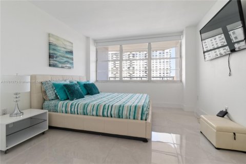 Condo in Aventura, Florida, 2 bedrooms  № 1713024 - photo 15