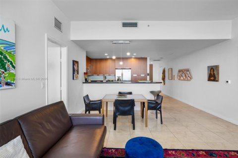 Condominio en venta en North Bay Village, Florida, 2 dormitorios, 135.45 m2 № 1847759 - foto 10