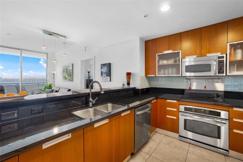 Condominio en venta en North Bay Village, Florida, 2 dormitorios, 135.45 m2 № 1847759 - foto 5