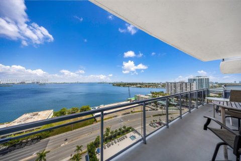 Condominio en venta en North Bay Village, Florida, 2 dormitorios, 135.45 m2 № 1847759 - foto 2