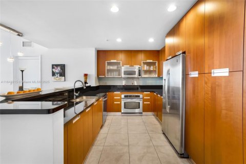 Condominio en venta en North Bay Village, Florida, 2 dormitorios, 135.45 m2 № 1847759 - foto 4