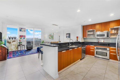 Condominio en venta en North Bay Village, Florida, 2 dormitorios, 135.45 m2 № 1847759 - foto 3