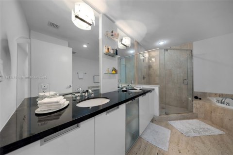 Condominio en venta en North Bay Village, Florida, 2 dormitorios, 135.45 m2 № 1847759 - foto 25