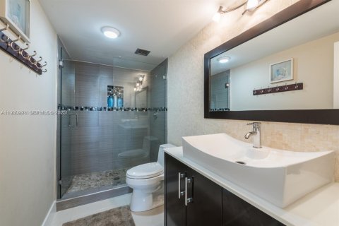 Copropriété à vendre à Hallandale Beach, Floride: 2 chambres, 115.2 m2 № 1989746 - photo 14