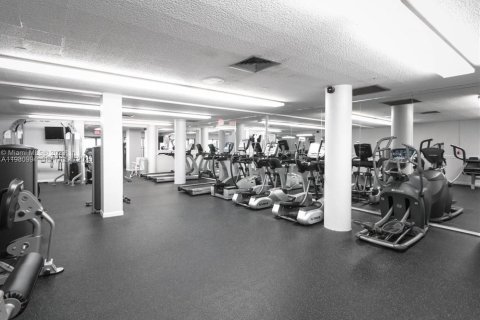 Copropriété à vendre à Hallandale Beach, Floride: 2 chambres, 115.2 m2 № 1989746 - photo 16