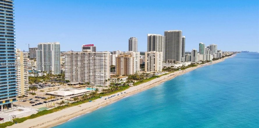 Condo à Hallandale Beach, Floride, 2 chambres № 1989746