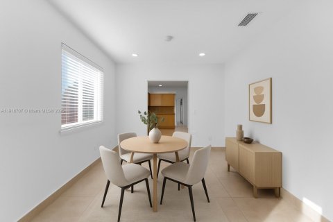 Casa en alquiler en Miami, Florida, 3 dormitorios, 161.46 m2 № 1972076 - foto 8