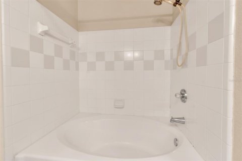 Condo in Sarasota, Florida, 3 bedrooms  № 2230932 - photo 28