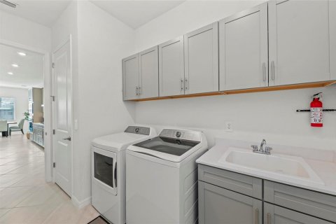 House in WELLEN PARK in Venice, Florida 3 bedrooms, 246.28 sq.m. № 1628245 - photo 27