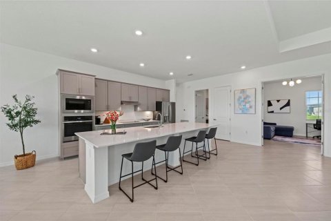 House in WELLEN PARK in Venice, Florida 3 bedrooms, 246.28 sq.m. № 1628245 - photo 5