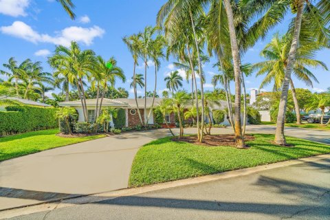 House in West Palm Beach, Florida 3 bedrooms, 246.47 sq.m. № 2246693
