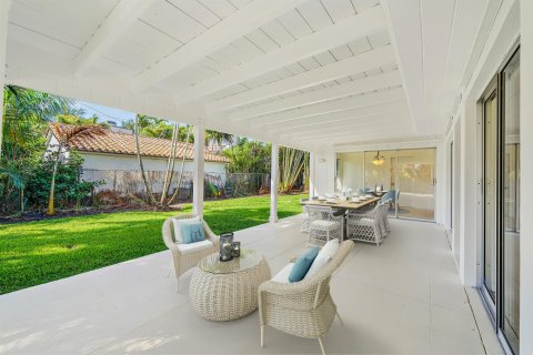 House in West Palm Beach, Florida 3 bedrooms, 246.47 sq.m. № 2246693 - photo 14