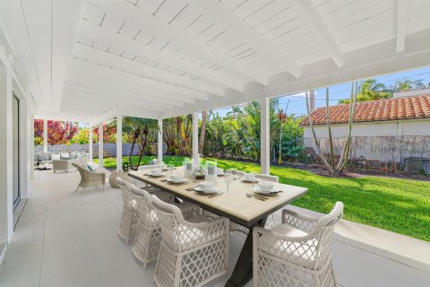 House in West Palm Beach, Florida 3 bedrooms, 246.47 sq.m. № 2246693 - photo 12