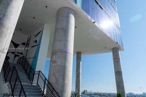 Copropriété à vendre à Miami, Floride: 1 chambre, 47.29 m2 № 1985244 - photo 3