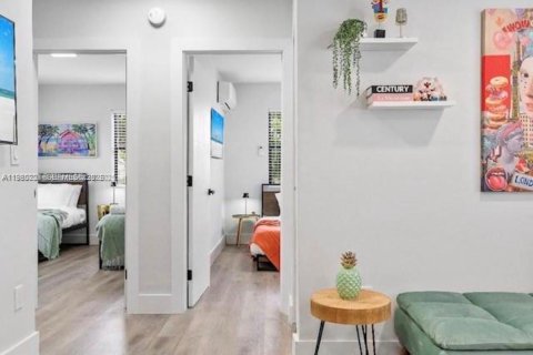 Купить коммерческую недвижимость в Майами, Флорида 261.61м2, № 2046481 - фото 13