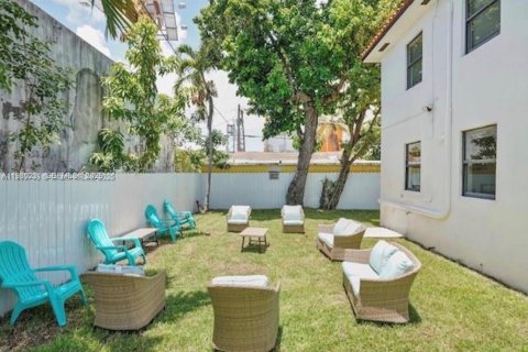 Купить коммерческую недвижимость в Майами, Флорида 261.61м2, № 2046481 - фото 6