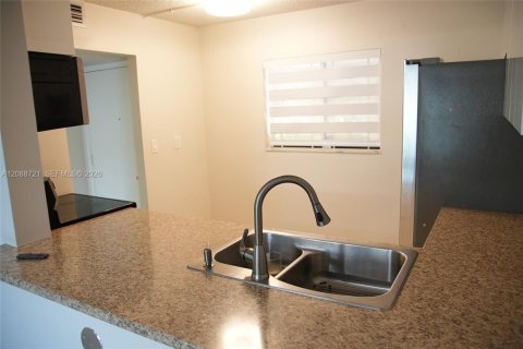 Copropriété à louer à Miami, Floride: 2 chambres, 95.69 m2 № 2365921 - photo 5