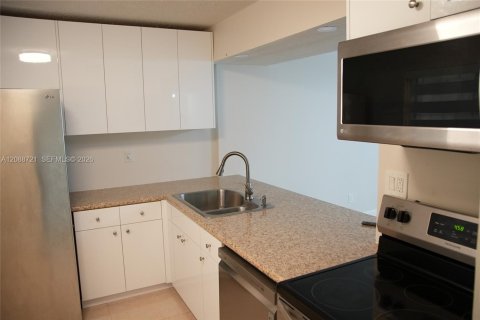 Copropriété à louer à Miami, Floride: 2 chambres, 95.69 m2 № 2365921 - photo 4