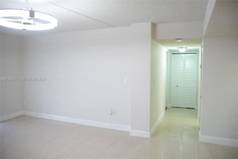Copropriété à louer à Miami, Floride: 2 chambres, 95.69 m2 № 2365921 - photo 6