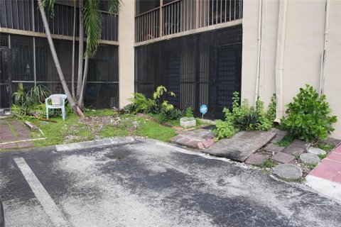 Copropriété à louer à Miami, Floride: 2 chambres, 95.69 m2 № 2365921 - photo 14