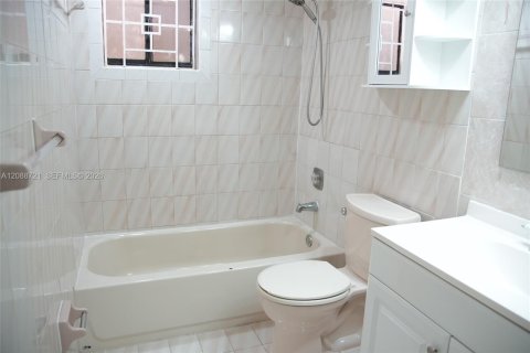 Copropriété à louer à Miami, Floride: 2 chambres, 95.69 m2 № 2365921 - photo 7