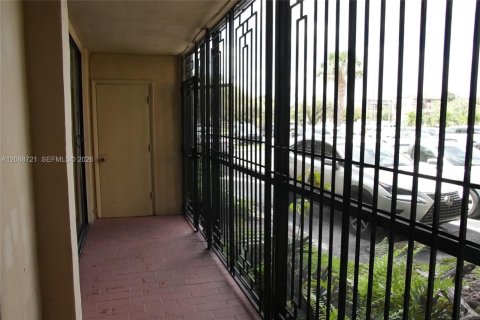 Copropriété à louer à Miami, Floride: 2 chambres, 95.69 m2 № 2365921 - photo 13