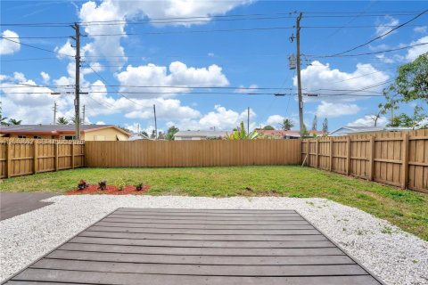 Casa en venta en Dania Beach, Florida, 4 dormitorios, 143.16 m2 № 2087787 - foto 20