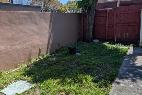 Touwnhouse à louer à Miami Gardens, Floride: 3 chambres, 109.44 m2 № 2051347 - photo 3