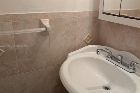 Touwnhouse à louer à Miami Gardens, Floride: 3 chambres, 109.44 m2 № 2051347 - photo 5