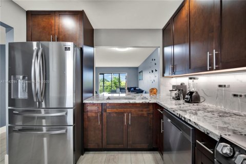 Condominio en venta en Hollywood, Florida, 2 dormitorios, 92.16 m2 № 1836690 - foto 10