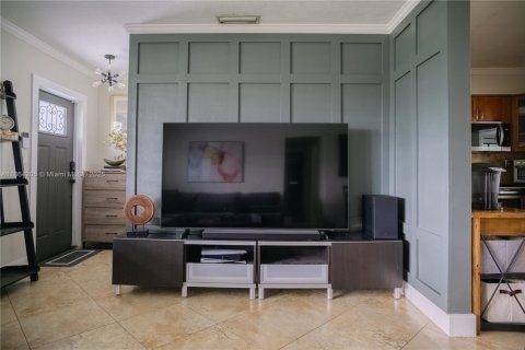 House in Pembroke Pines, Florida 2 bedrooms, 97.27 sq.m. № 1892970 - photo 5