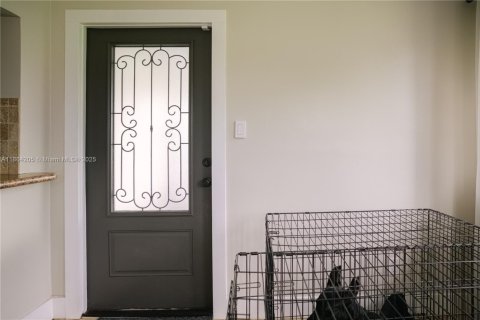 House in Pembroke Pines, Florida 2 bedrooms, 97.27 sq.m. № 1892970 - photo 25