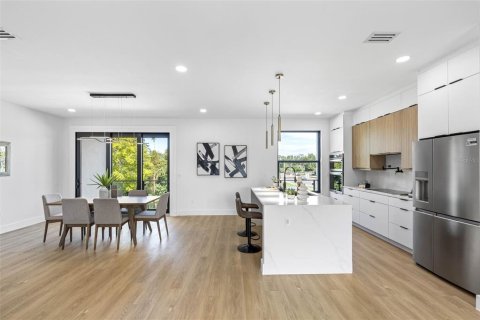 Townhouse in Tampa, Florida 3 bedrooms, 247.77 sq.m. № 1549001 - photo 17