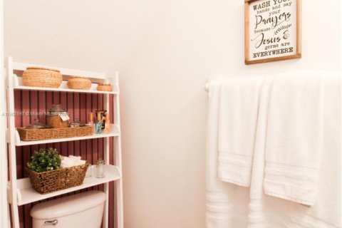 Townhouse in Doral, Florida 3 bedrooms, 131.92 sq.m. № 1963682 - photo 4