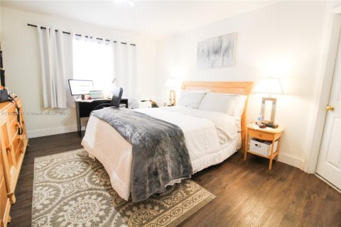 Townhouse in Doral, Florida 3 bedrooms, 131.92 sq.m. № 1963682 - photo 5