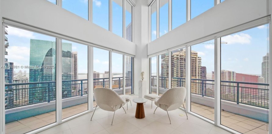 Condo à Miami, Floride, 3 chambres  № 1704493