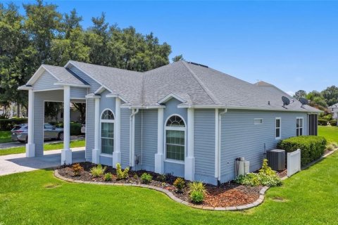 House in Polk City, Florida 2 bedrooms, 146.51 sq.m. № 2364910