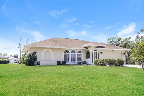 Villa ou maison à vendre à North Port, Floride: 3 chambres, 154.4 m2 № 1903727 - photo 1