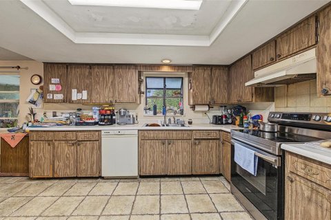 Casa en venta en New Port Richey, Florida, 4 dormitorios, 274.8 m2 № 2410026 - foto 15