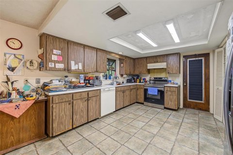 Casa en venta en New Port Richey, Florida, 4 dormitorios, 274.8 m2 № 2410026 - foto 14