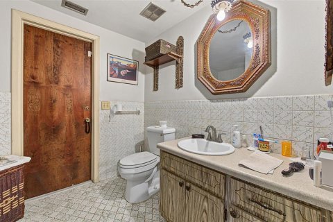 Casa en venta en New Port Richey, Florida, 4 dormitorios, 274.8 m2 № 2410026 - foto 29