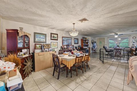 Casa en venta en New Port Richey, Florida, 4 dormitorios, 274.8 m2 № 2410026 - foto 19