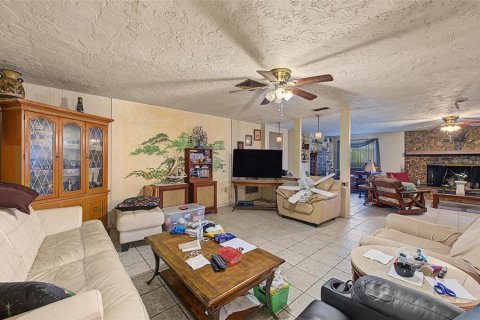 Casa en venta en New Port Richey, Florida, 4 dormitorios, 274.8 m2 № 2410026 - foto 23