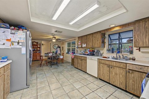 Casa en venta en New Port Richey, Florida, 4 dormitorios, 274.8 m2 № 2410026 - foto 17