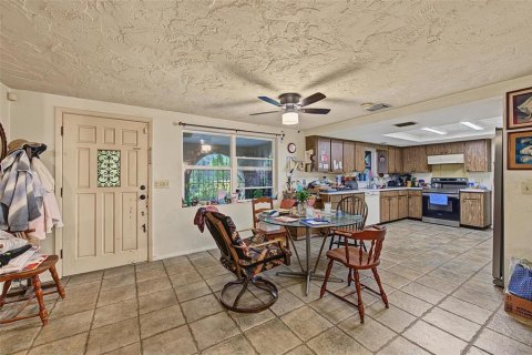 Casa en venta en New Port Richey, Florida, 4 dormitorios, 274.8 m2 № 2410026 - foto 11