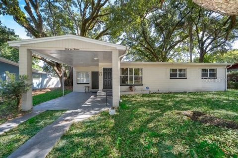 House in Orlando, Florida 3 bedrooms, 130.06 sq.m. № 2215366 - photo 2