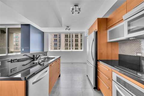 Condominio en alquiler en Miami, Florida, 1 dormitorio, 93.46 m2 № 1942145 - foto 27